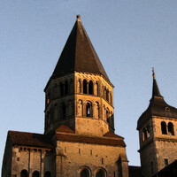 La Torre del Tramonto, ricetto dei Paladini presso il Monastero dei Padri di Noyes a Chalard.
