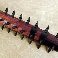 Immagine del [[Crave]], antica arma tradizionale del [[Khanast di Krandamer]] oggi utilizzata in alcune competizioni del [[Grande Palio delle Gilde e dei Clan]].