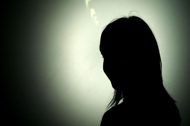 Donna nell'oscurità - Immagine