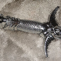 L'elsa di una daga pregiata, utilizzata in un [[?blogID=50 articleID=50|post del blog]] di [[Vodan Thorn]].