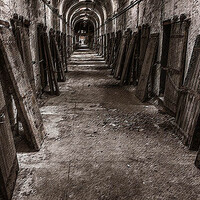 Immagine che ritrae uno dei corridoi delle vecchie prigioni della città di Lagos.